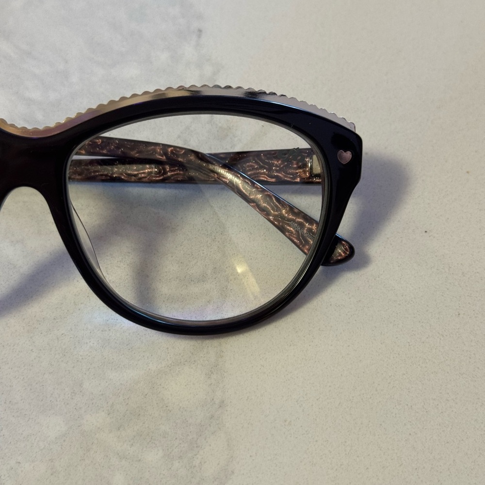 Stylish UV Women's Glasses